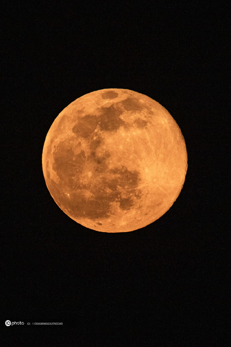 独家正月十六超级红月亮亮相北京夜空