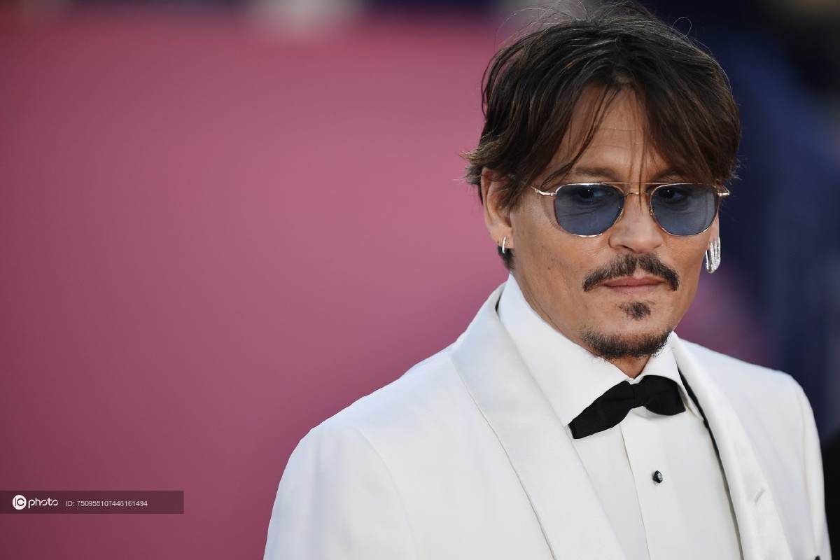 第44届多伦多国际电影节德普叔约翰尼德普亮相散发野性帅气