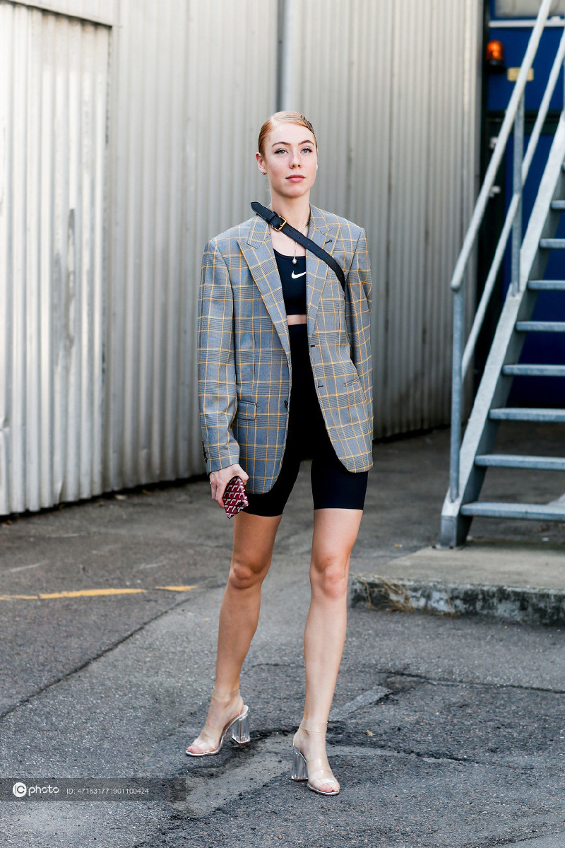 初秋外套百慕大短裤没有别的就是时髦