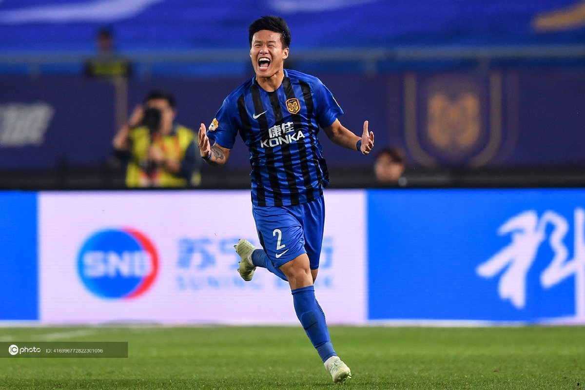 2018中超联赛第7轮:江苏苏宁易购vs上海绿地申花 李昂进球