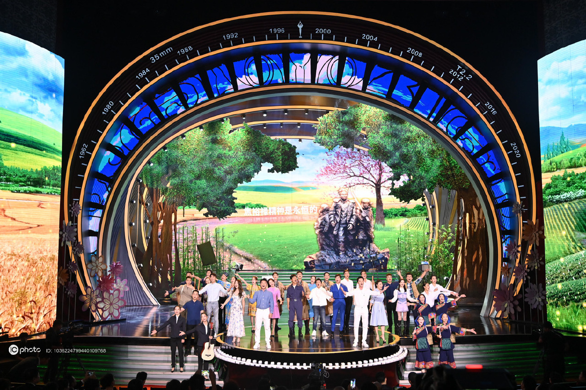 第29届金鸡百花电影节闭幕式王宝强中场表演