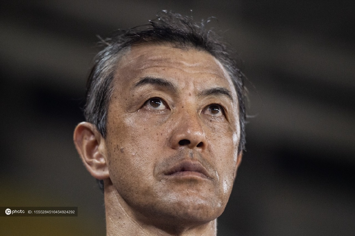 2022中超联赛第15轮:黑崎久志代理山东泰山队主教练进行临场指挥 - ic