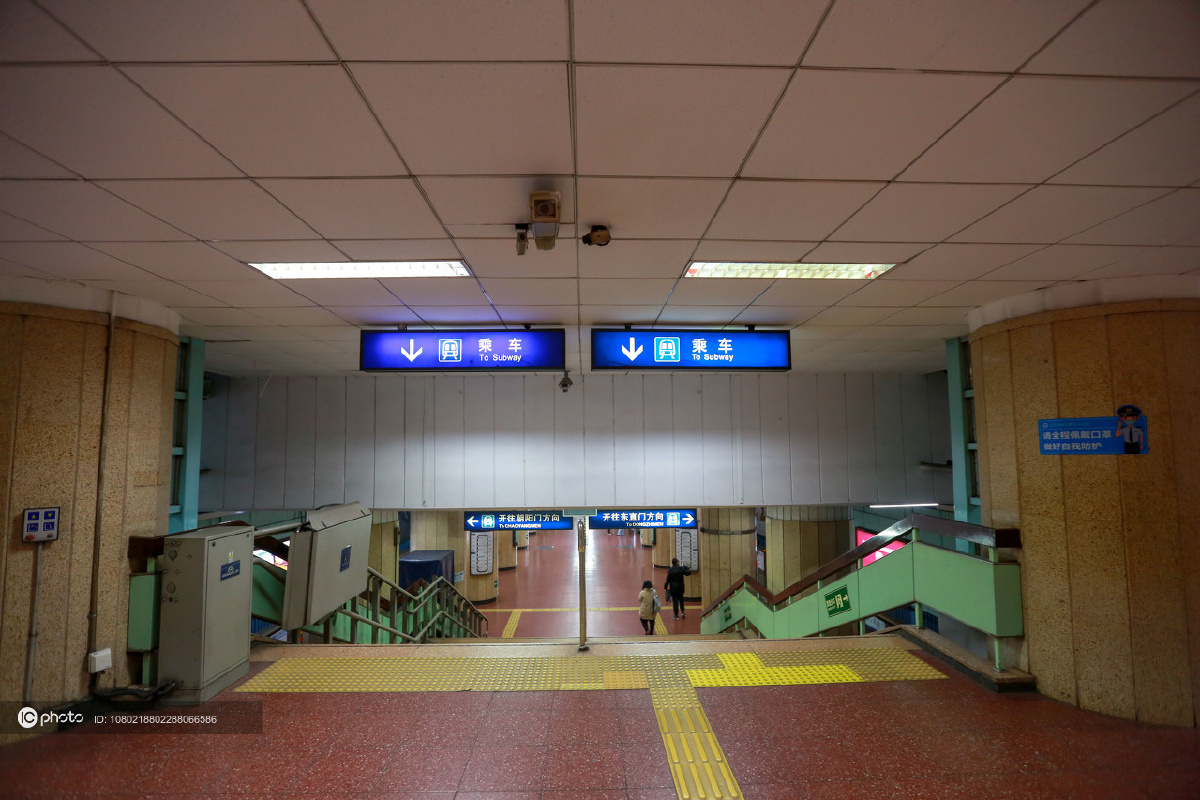 独家:北京地铁3号线东四十条站 今起"零距离"下穿2号线 - ic_photo