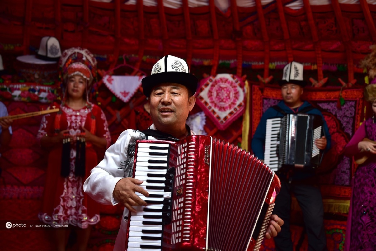 新疆阿克陶库木孜弹唱美好生活