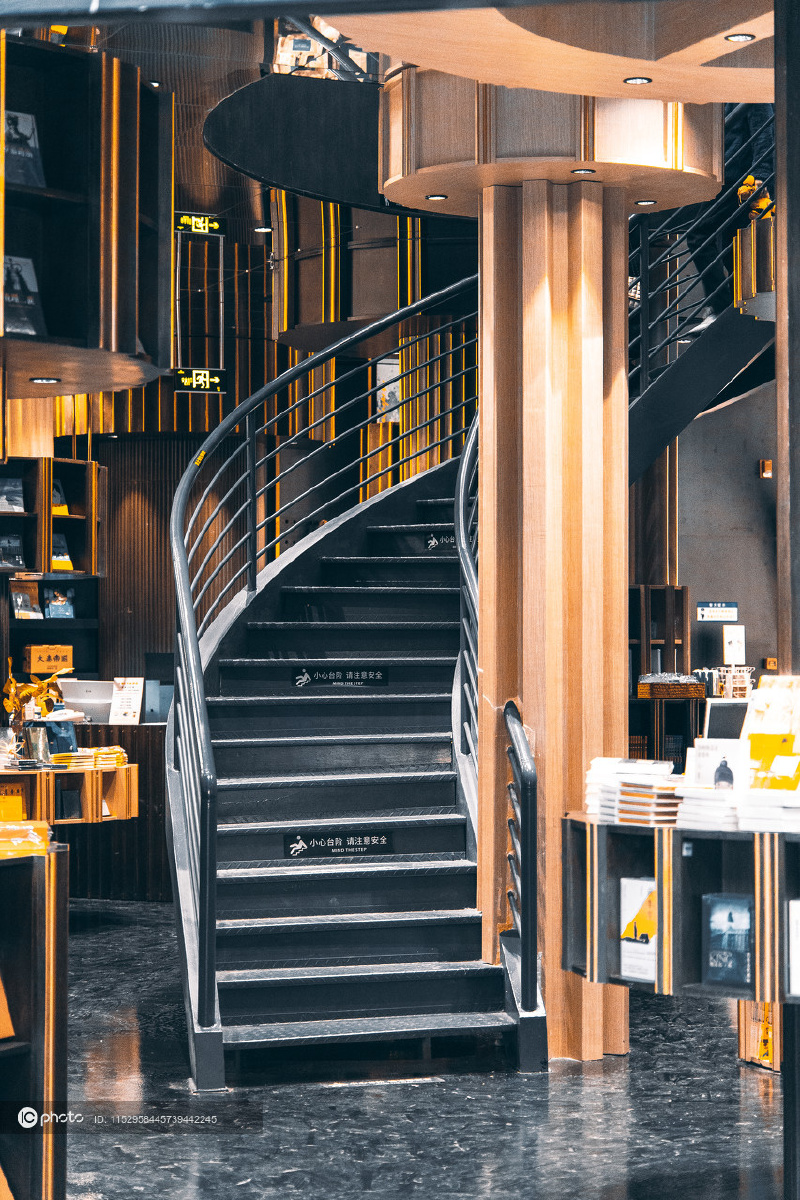 吉林长春新开的钟书阁别有洞天上演现实版霍格沃茨里图书馆