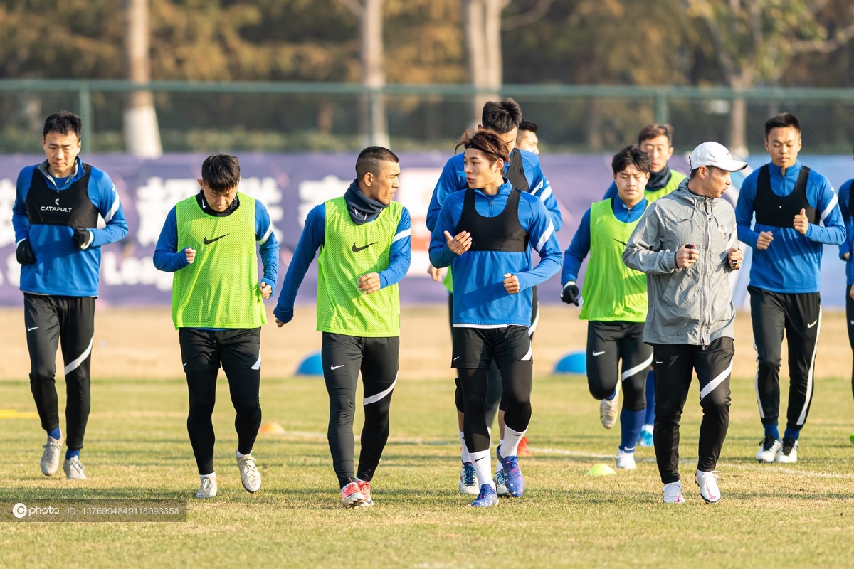 2021中超联赛第21轮前瞻青岛队训练备战