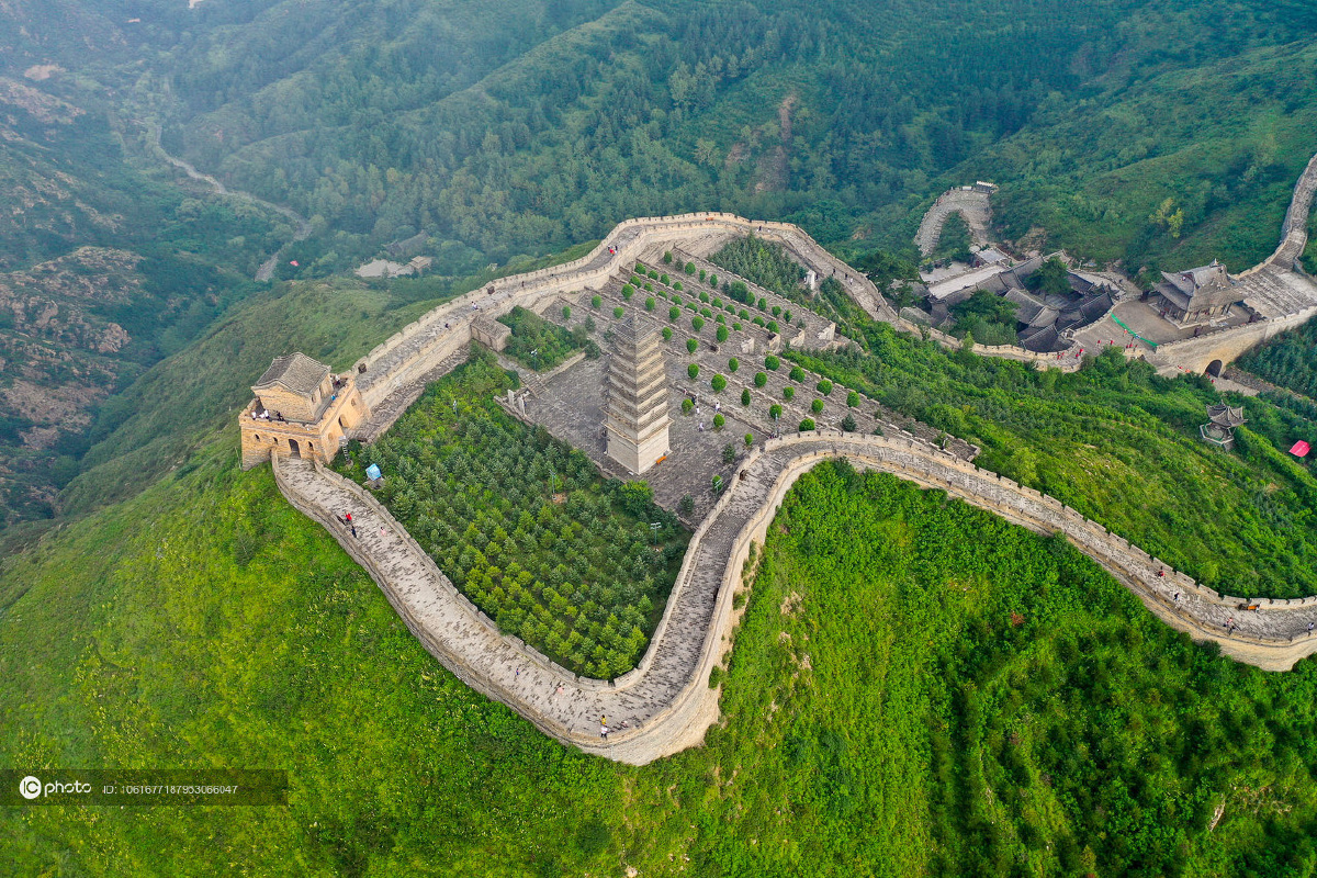 独家航拍雁门关长城沿峭拔险峻山体修建雄伟壮观是北方民族南下进入