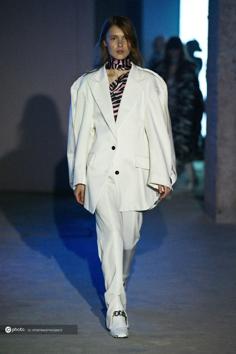 伦敦2020秋冬时装周mm6maisonmargiela