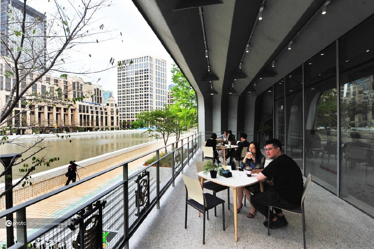 独家:上海苏州河滨水空间添新景 "第一加油站"新