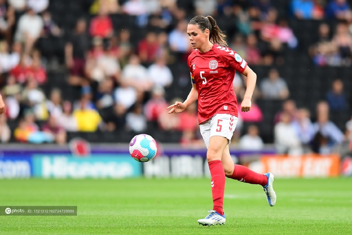 【直播】2022女足欧洲杯小组赛:丹麦1-0芬兰 - ic_photo - 图虫