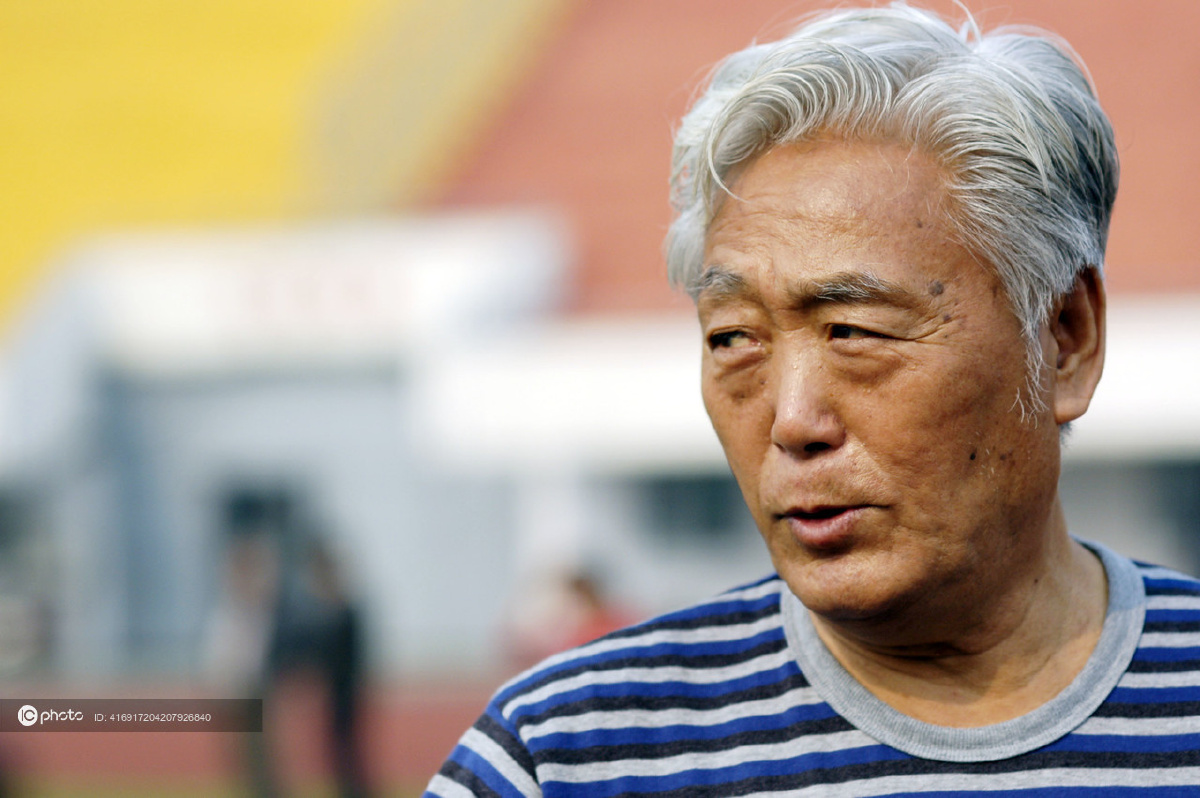 前国足主帅中国足球名宿高丰文逝世资料图