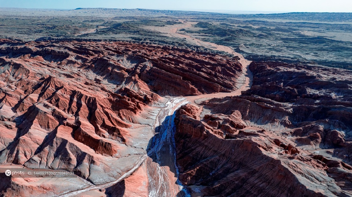 青海柴达木盆地红崖山丹霞地貌