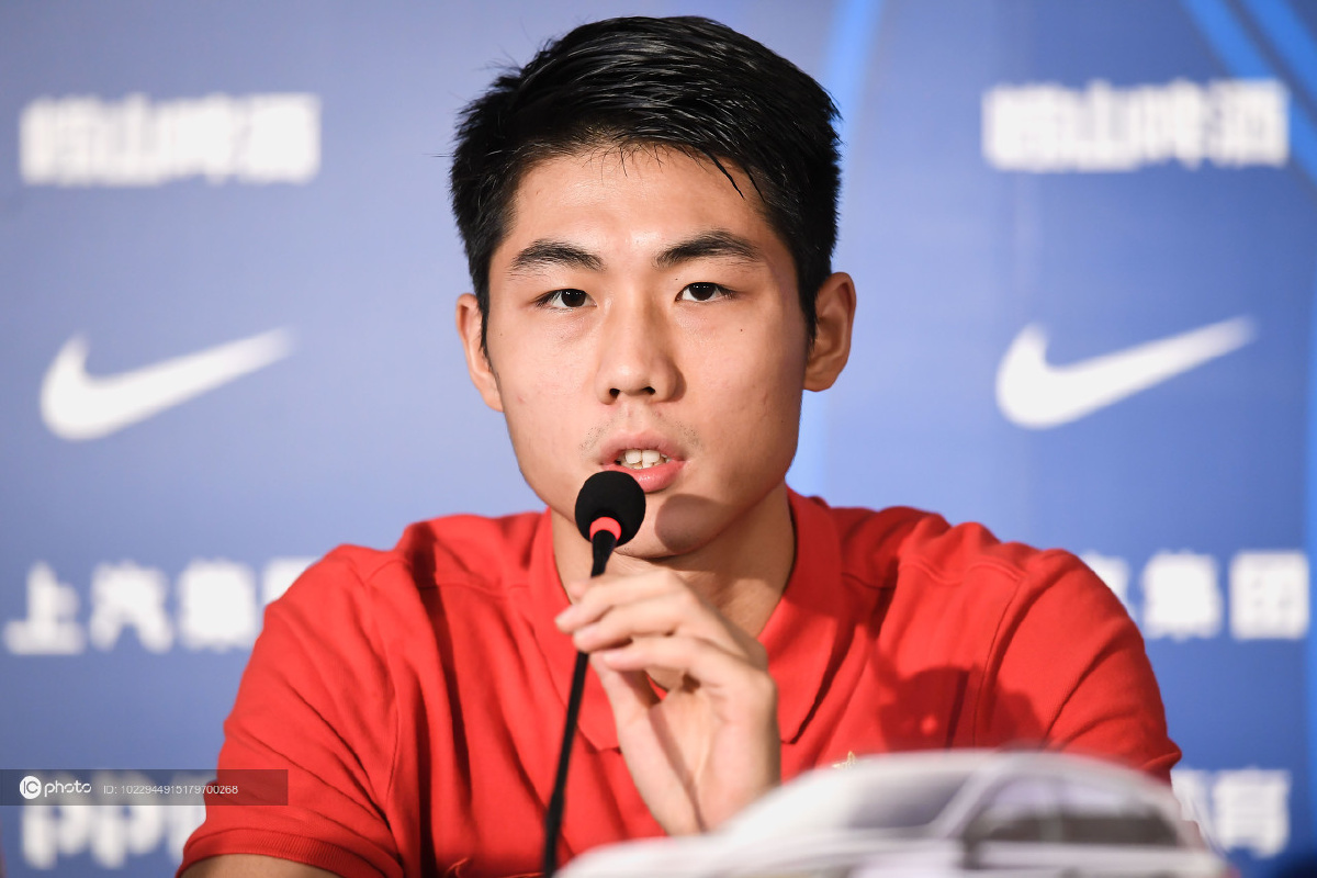 2020中超联赛第10轮前瞻上海上港赛前新闻发布会佩雷拉携魏震出席