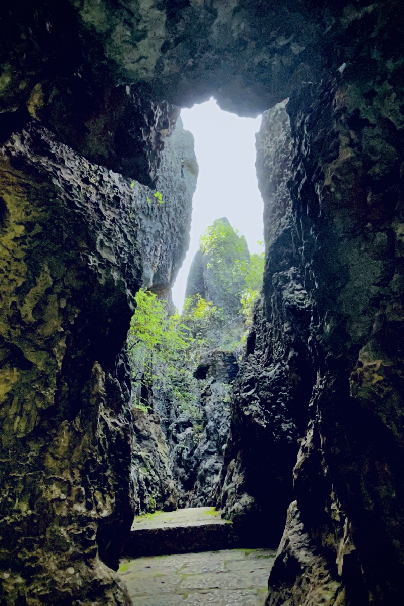 喀斯特地貌之岩溶石门