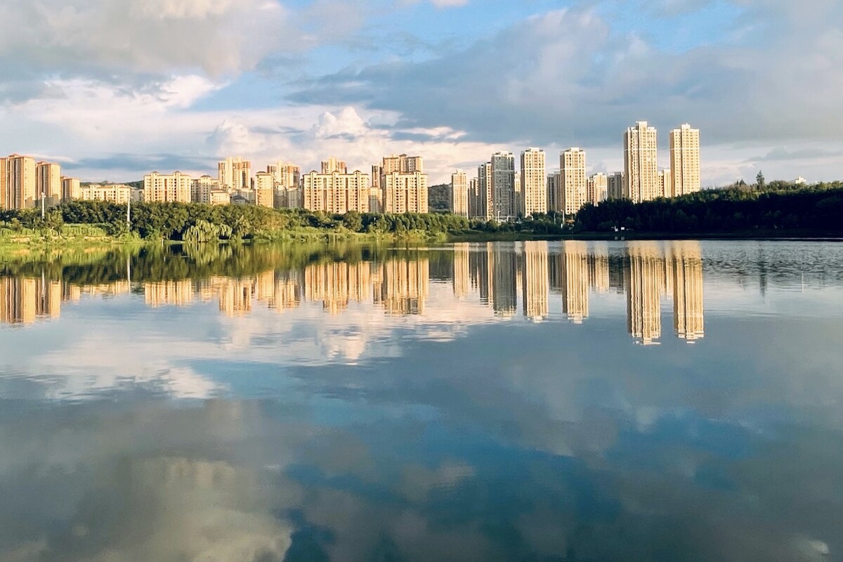 湖畔家园