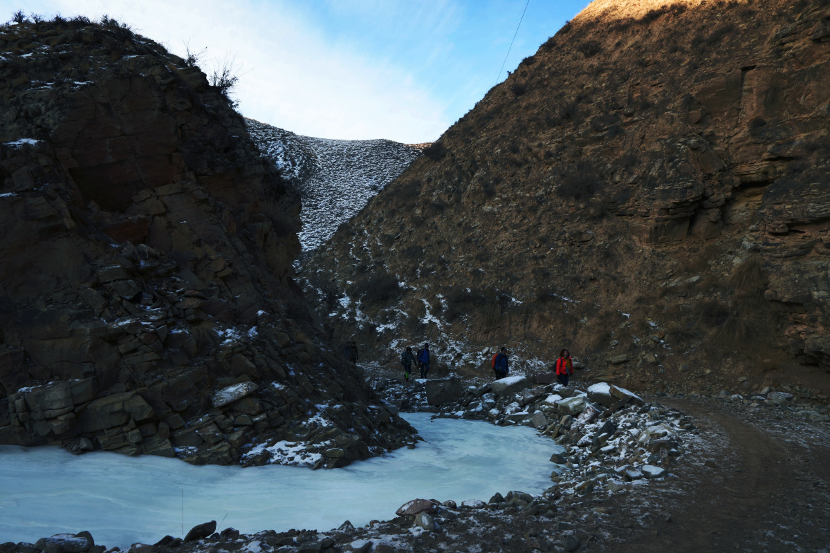 隆冬徒步祁连山