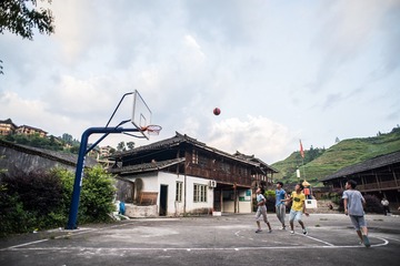3285128