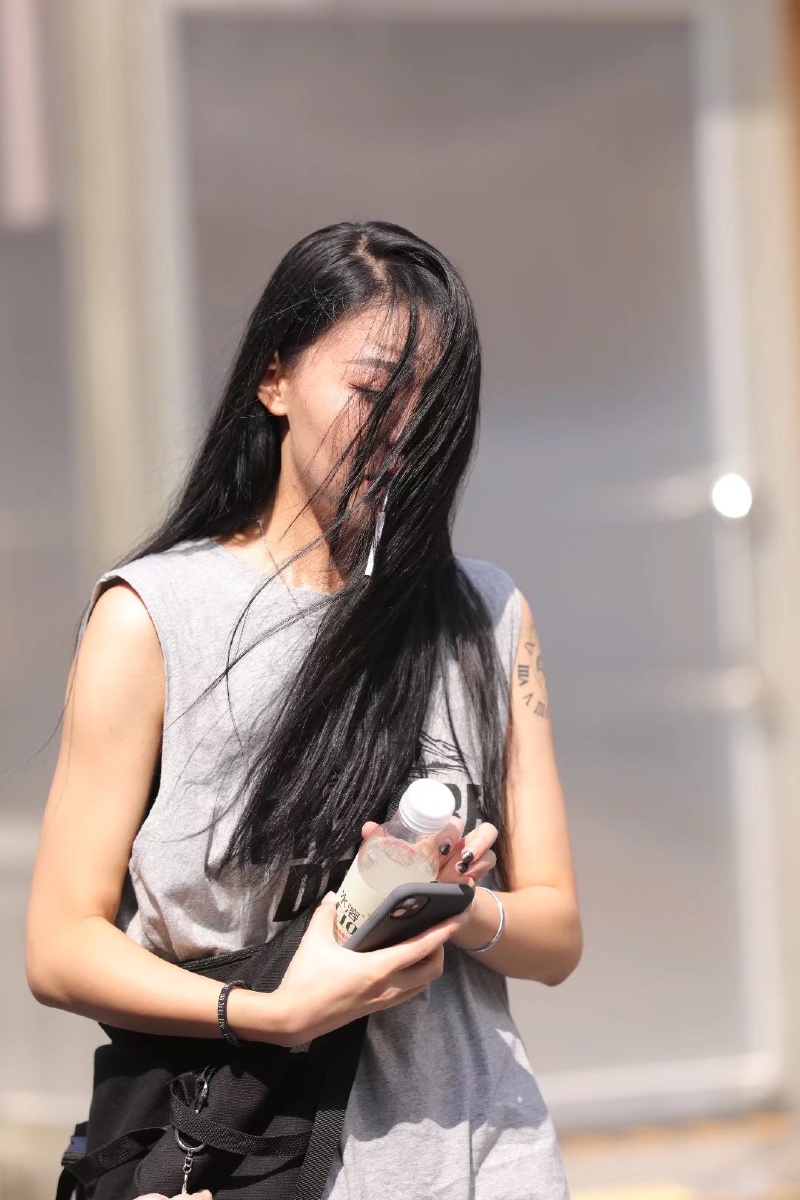 抽烟的女人中国重庆
