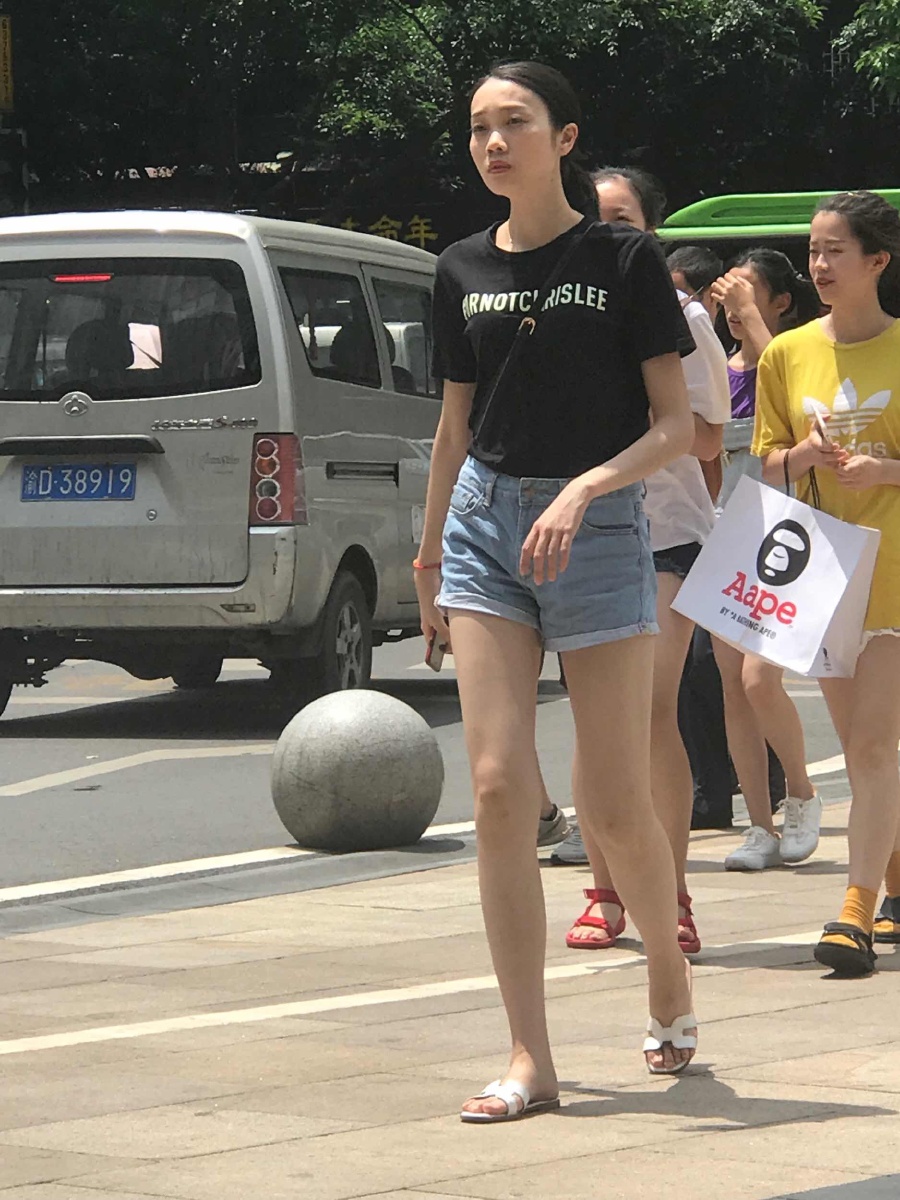 高个子女人(20180708重庆)