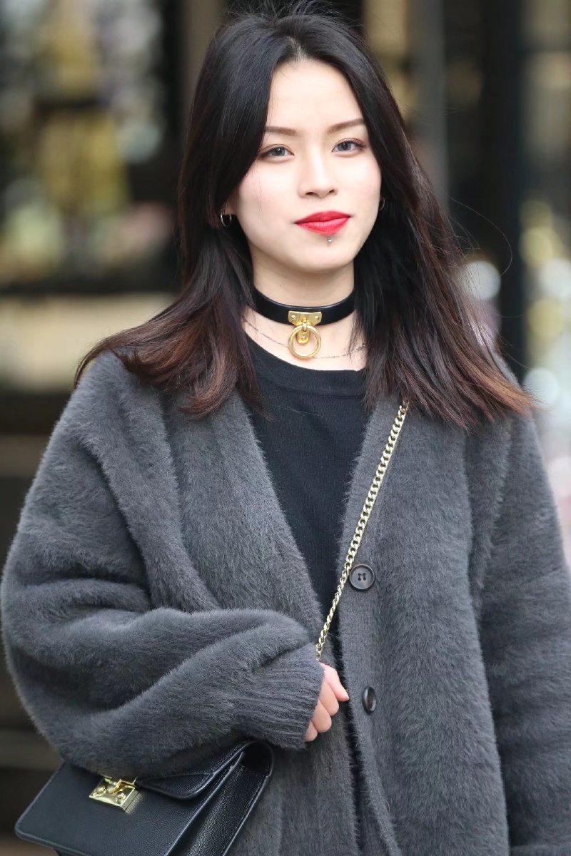 嘴巴打钉的女人重庆