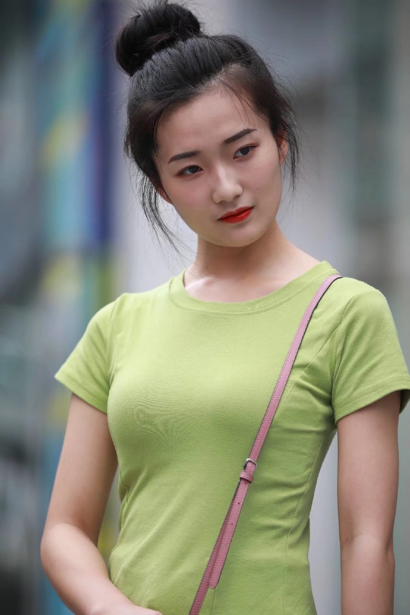 靓女- 彭光新人像摄影 - 图虫