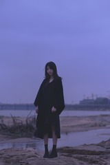 907420
