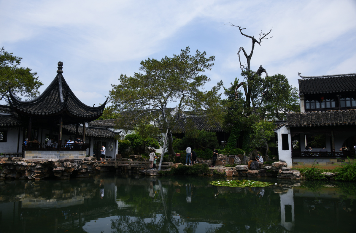 苏州网师园江南中小型古典园林的代表作品成为小园极则有楼阁台亭等号