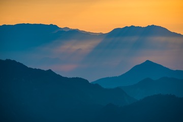 594686
