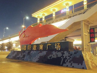 687427