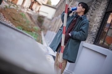405081