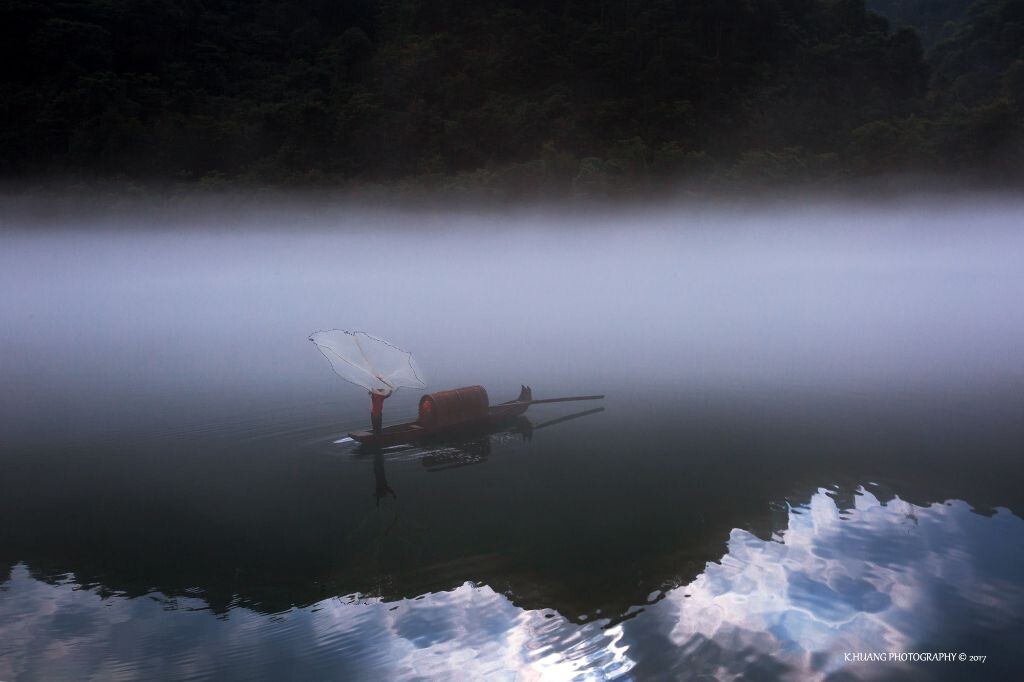 雾漫东江湖
