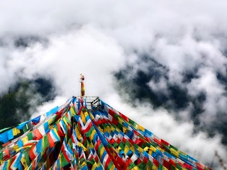 五彩经幡（彩色水墨画处理）