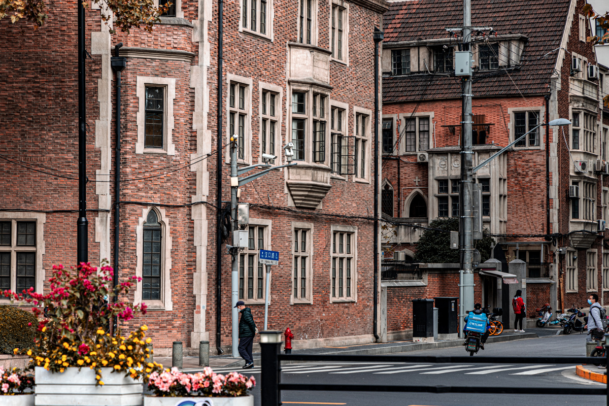 上海小巷摄于人民广场附近汉口路沐恩教堂一带