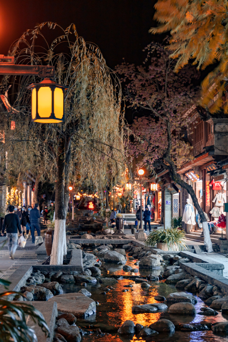 大理古城日落与夜景不喜欢过度商业化古镇的话推荐日落去登五华楼看