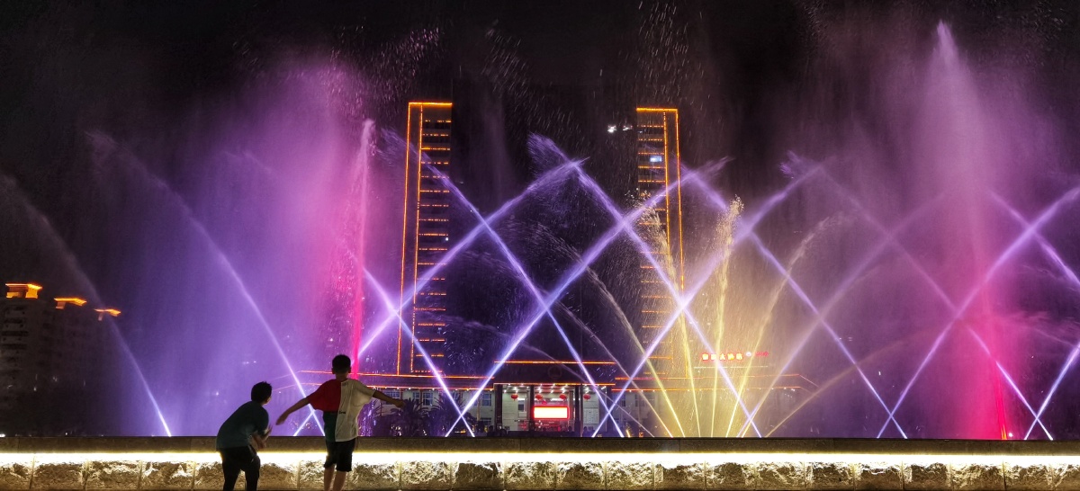 国泰景美2020年10月2日华为手机p40pro拍摄于福建石狮市政府广场