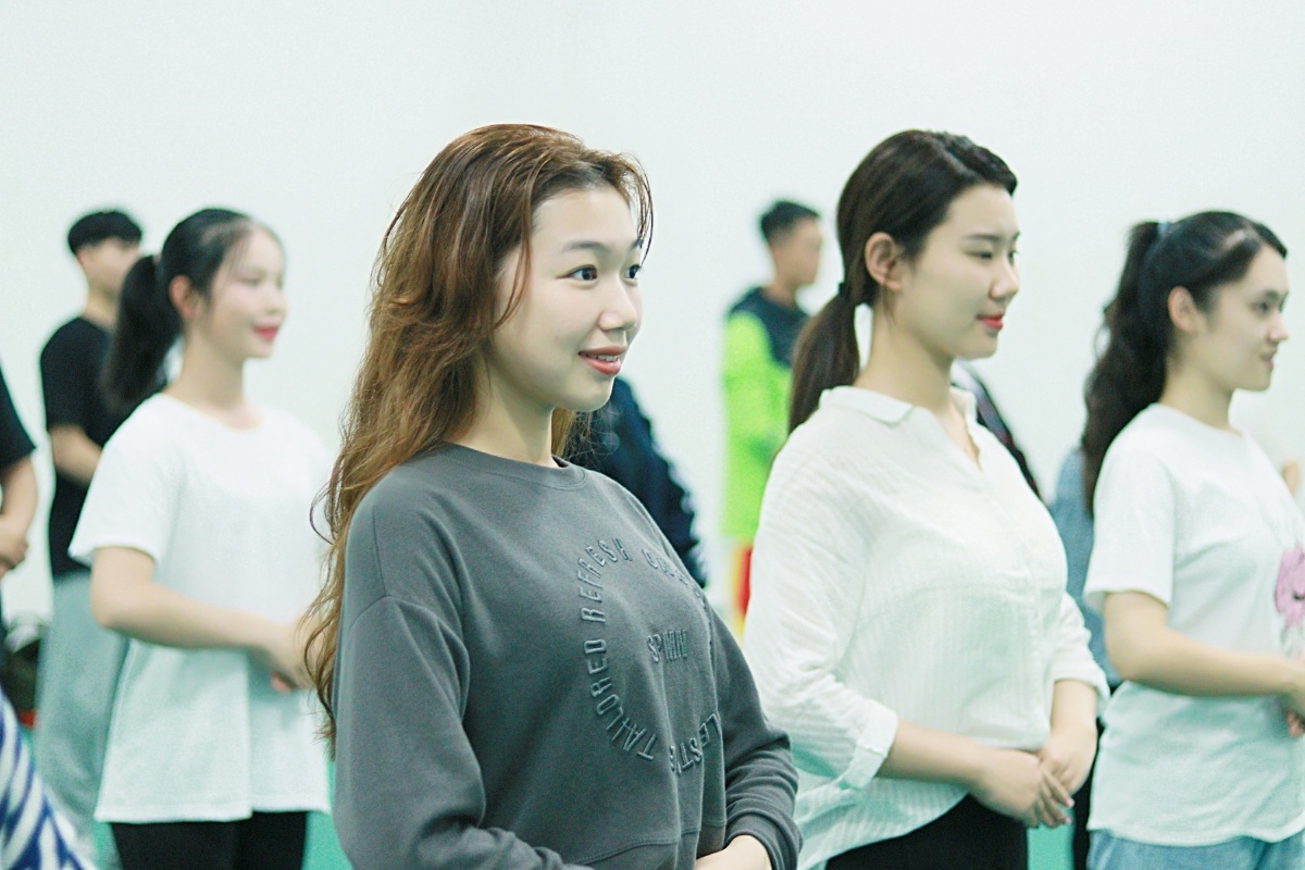 这又是谁的青春广西民族大学校礼仪队新生培训