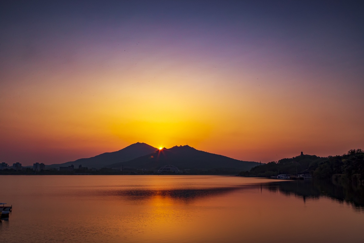 日出东方 - 沧海一声笑 - 图虫