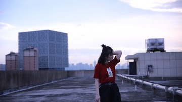 001