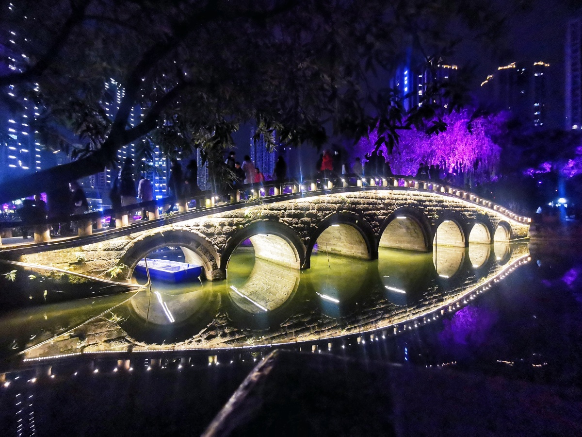 大渡口公园夜景 - 掠食者蝎子 - 图虫