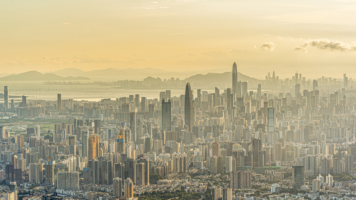 深圳三区绵延30公里城市天际线的日与夜