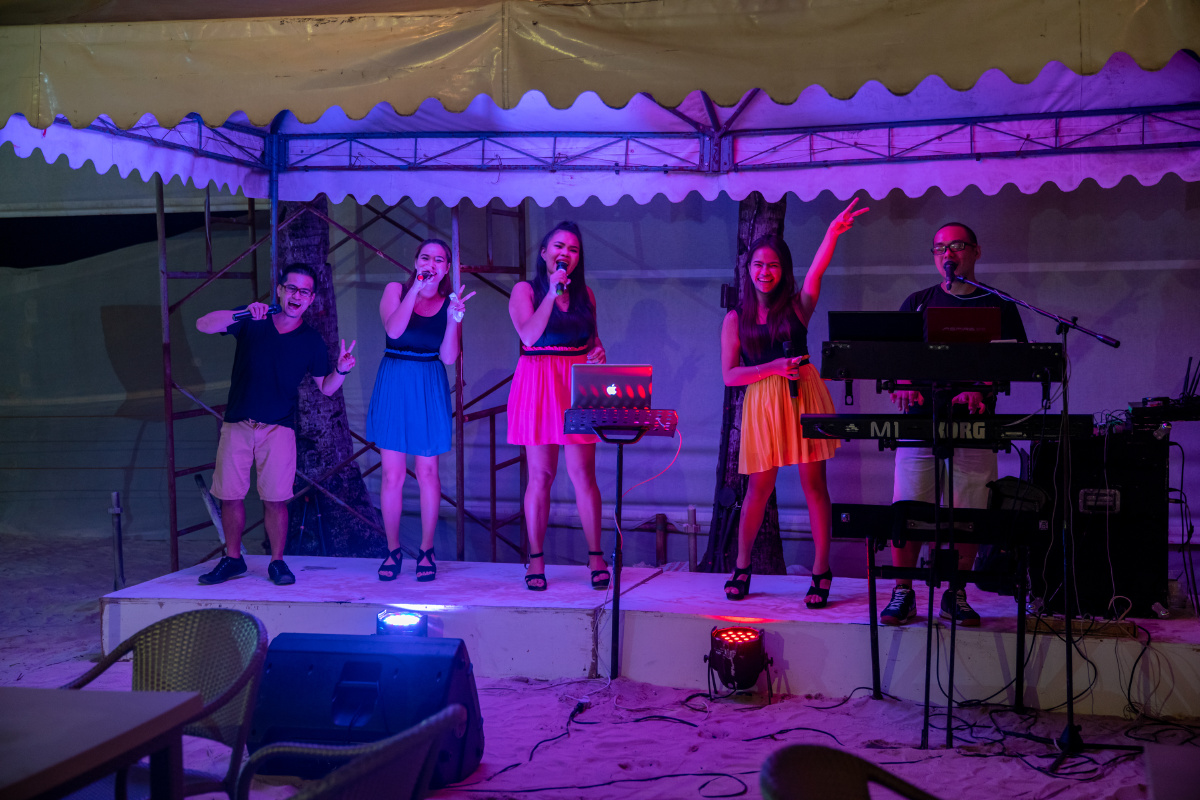 长滩岛s2丽晶酒店驻唱乐队2016年