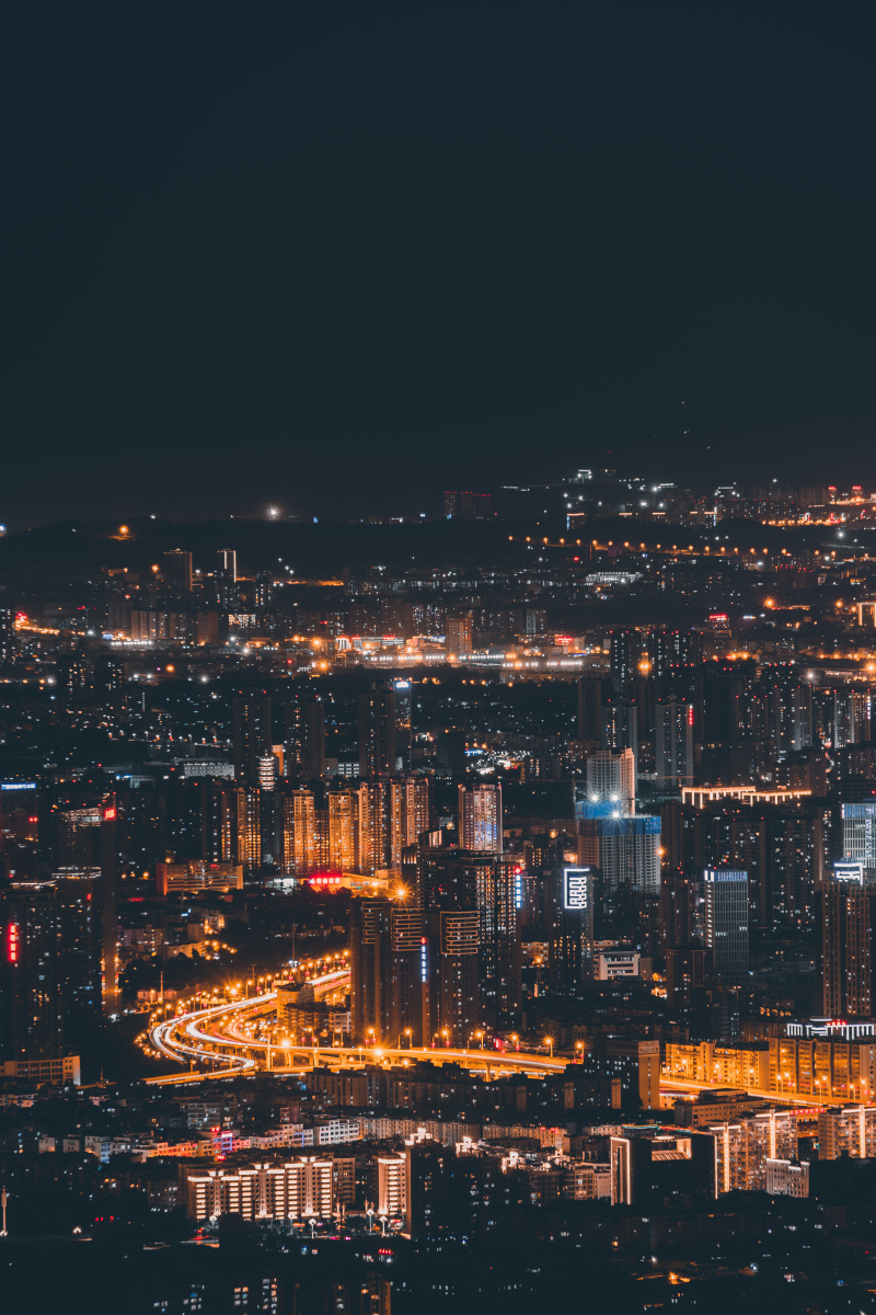 2020.8昆明长虫山,夜景建筑