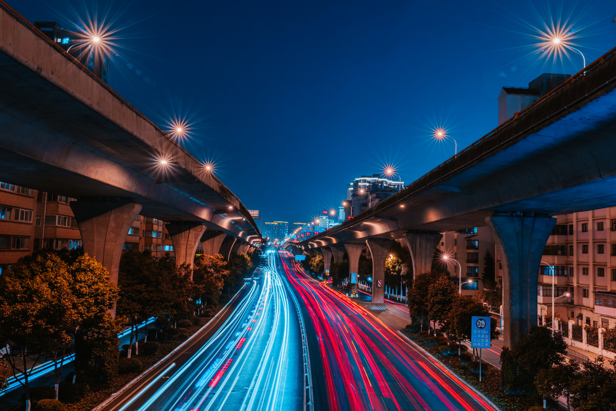 2020.4昆明车流线夜景