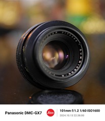 1571366
