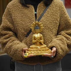 957206