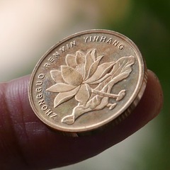 894519