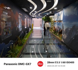 243596