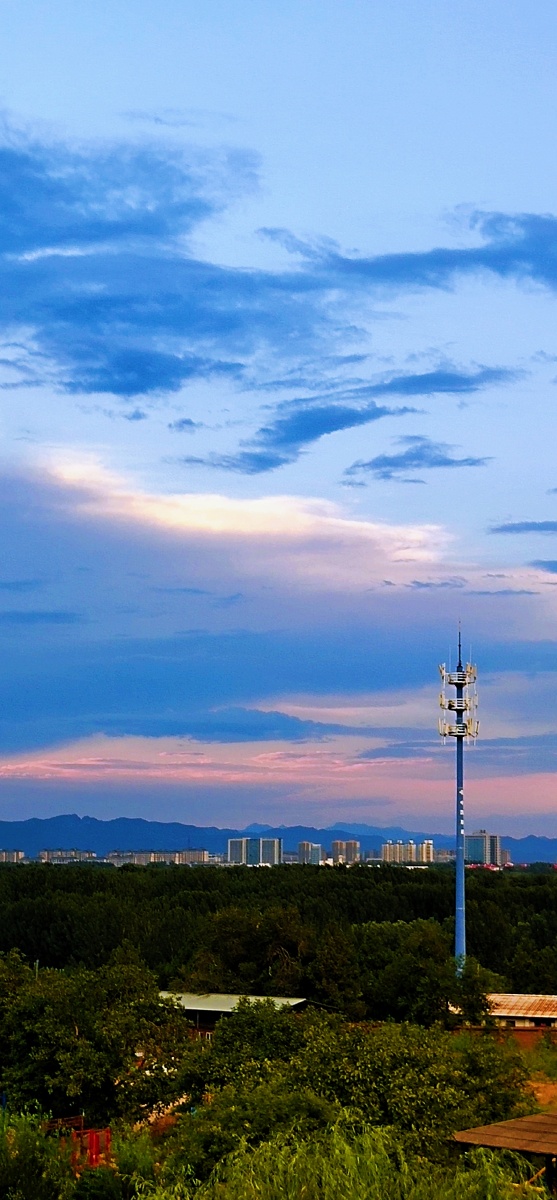 风景天空的色彩好美啊