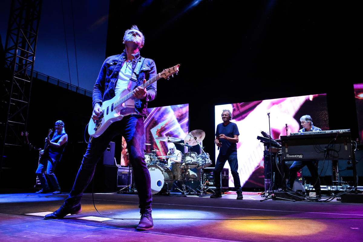 2017年2月10日晚8点到10点,长乐抬阁故事灯会,由儿童表演的天门阵