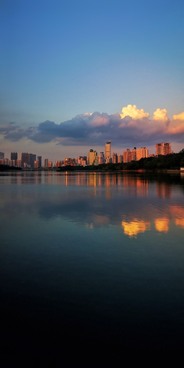 南宁市南湖公园看日落